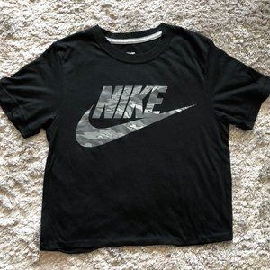 NIKE Women's Black Slim Fit Crop Top